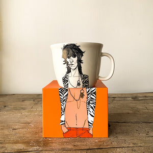 Porcelain cup inspired by Keith Richards on the box