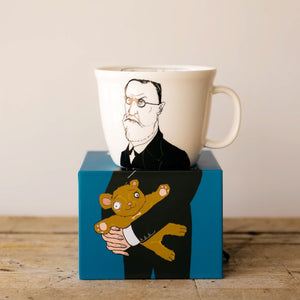 Porcelain cup inspired by Sigmund Freud on the box