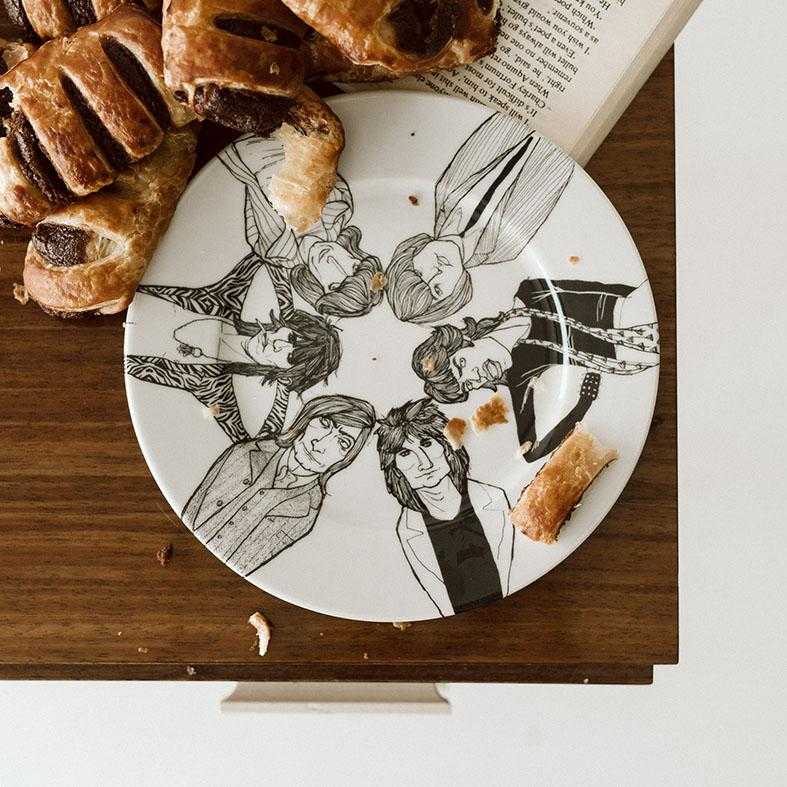 THE STONE ROLLING TROUPE, the dissatisfied ones,   19cm dessert plate - polonapolona